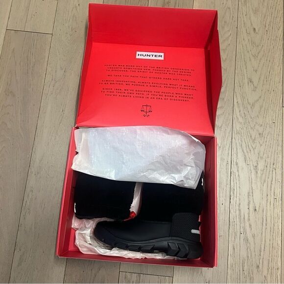 Little Boys Hunter bk wanderer sherpa snow boots used once, like new. - Picture 4 of 9